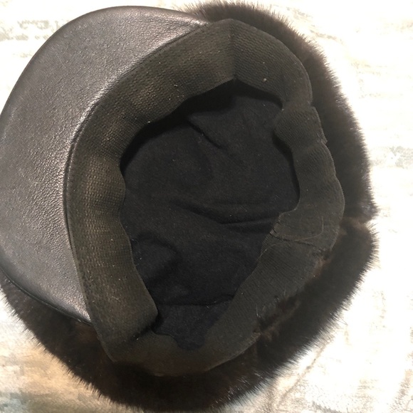 Fur and leather cap - Picture 4 of 5